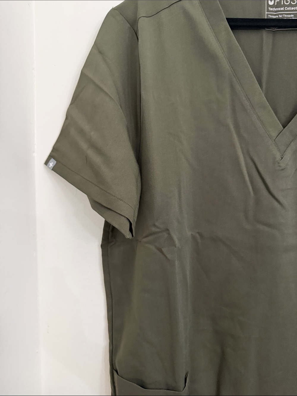 Figs Olive Green Straight Leg Scrub Set - Women's - Picture 3 of 12